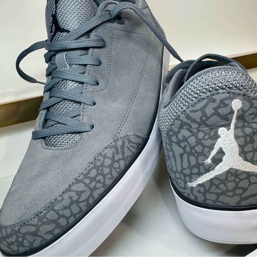 Air Jordan Court AC 1 Grey Elephant Print Low Men’s 10.5 Clean Like New